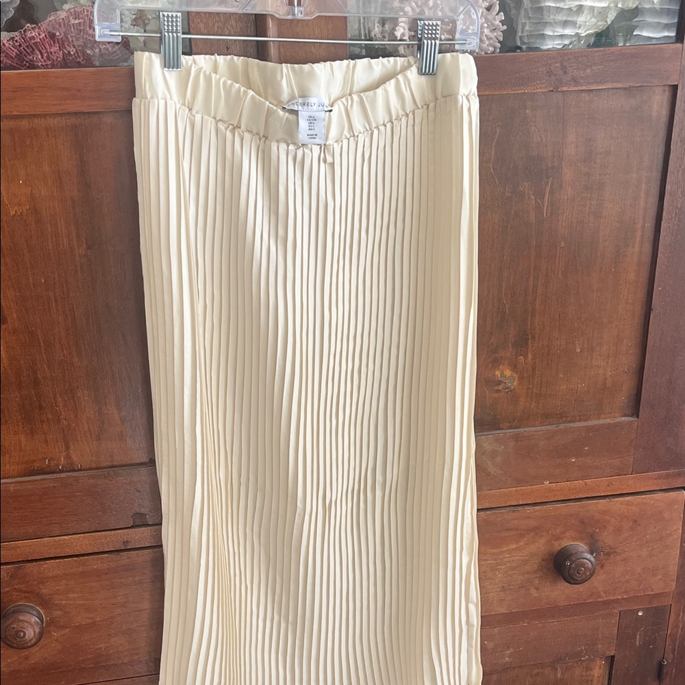 Sincerely Jules Cream Pleated Midi Skirt
